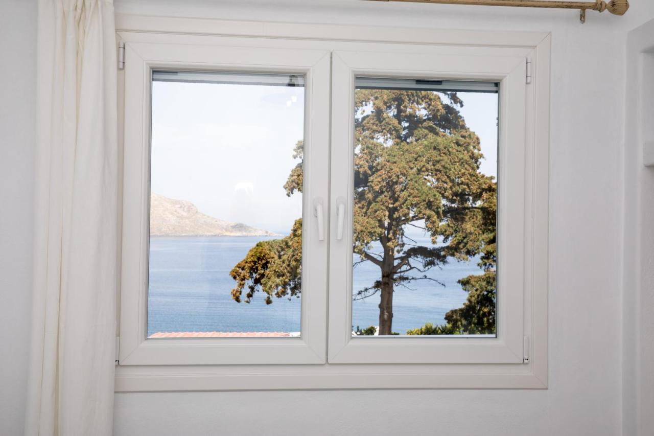 Sunny Bay Villa Agia Marina  Eksteriør bilde